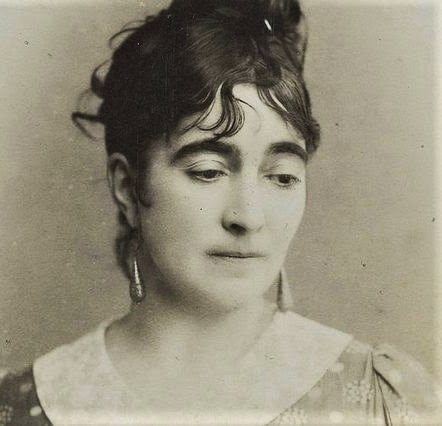 1886ca (or 1880ca), Marie Bracquemond with a fan (detail), photo, xx, MPP Paris (iR204;M26;iR6;iR94;aR6;M4)