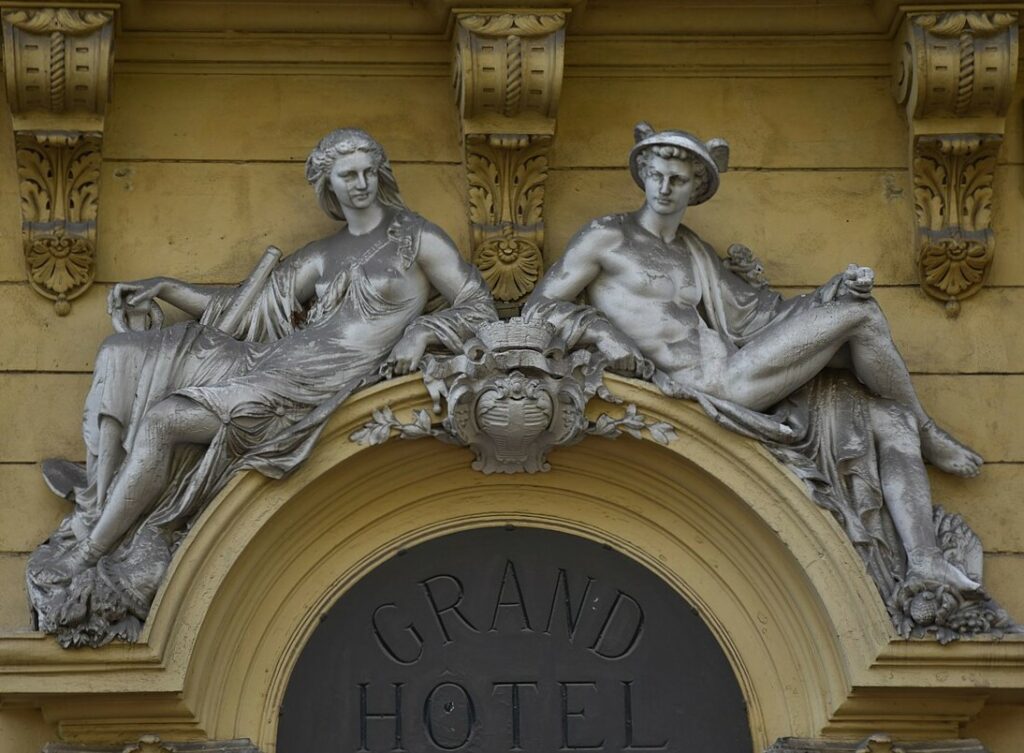 Auguste-Louis-Marie Ottin: 1863, La marine et le commerce, sc, xx, Grand hôtel de Marseille (iR6;iR10;iR1) Compare: S1864-3086, Photographie: La marine et le commerce (Grand hôtel de Marseille)