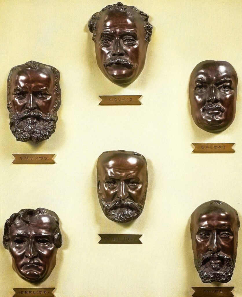 Zacharie Astruc: 18xx, Six masques (portraits de Dumas, Gounod, Balzac, Hugo, Berlioz & Fauré), bronze, 6x 13x10, A2019/03/27 (iR17;iR11;iR10;iR1) Compare: SdAF-1889-3990, Portraits masques; sculpture.
