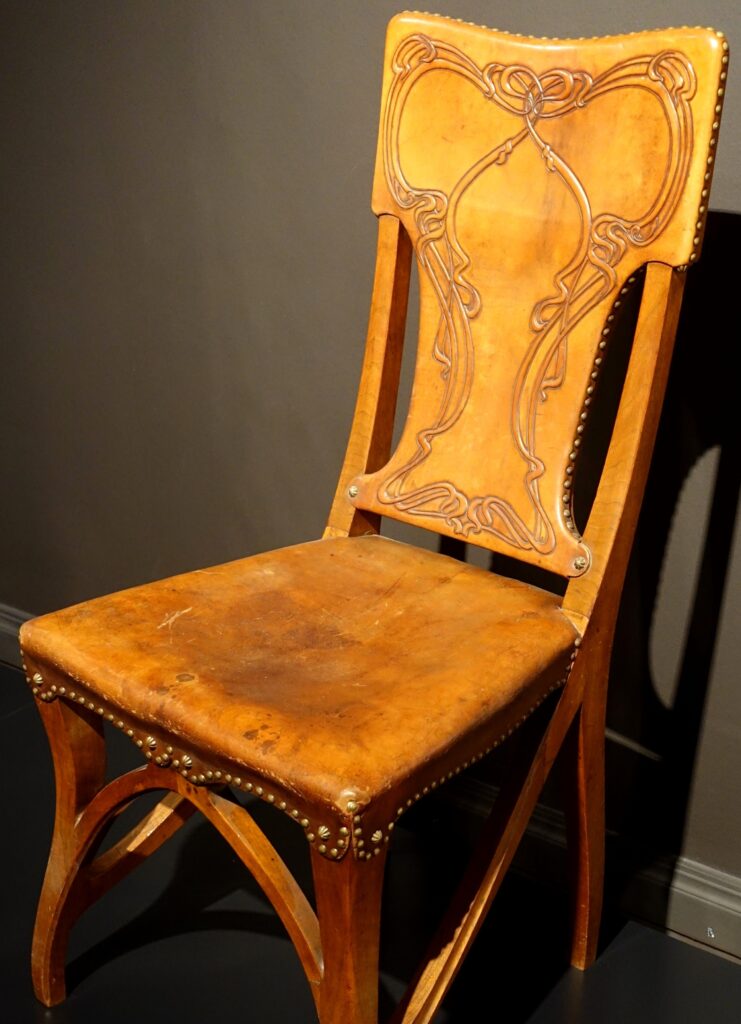Eugène Gaillard (1862-1933): 1899-1900, Side chair, walnut+leather, 93x46x58, BM Berlin (iR6;iR10;R504,p18) =EU-1900-Bing pavilion. Note: maybe made by Edward Colonna (1862-1948) (R511,p44)