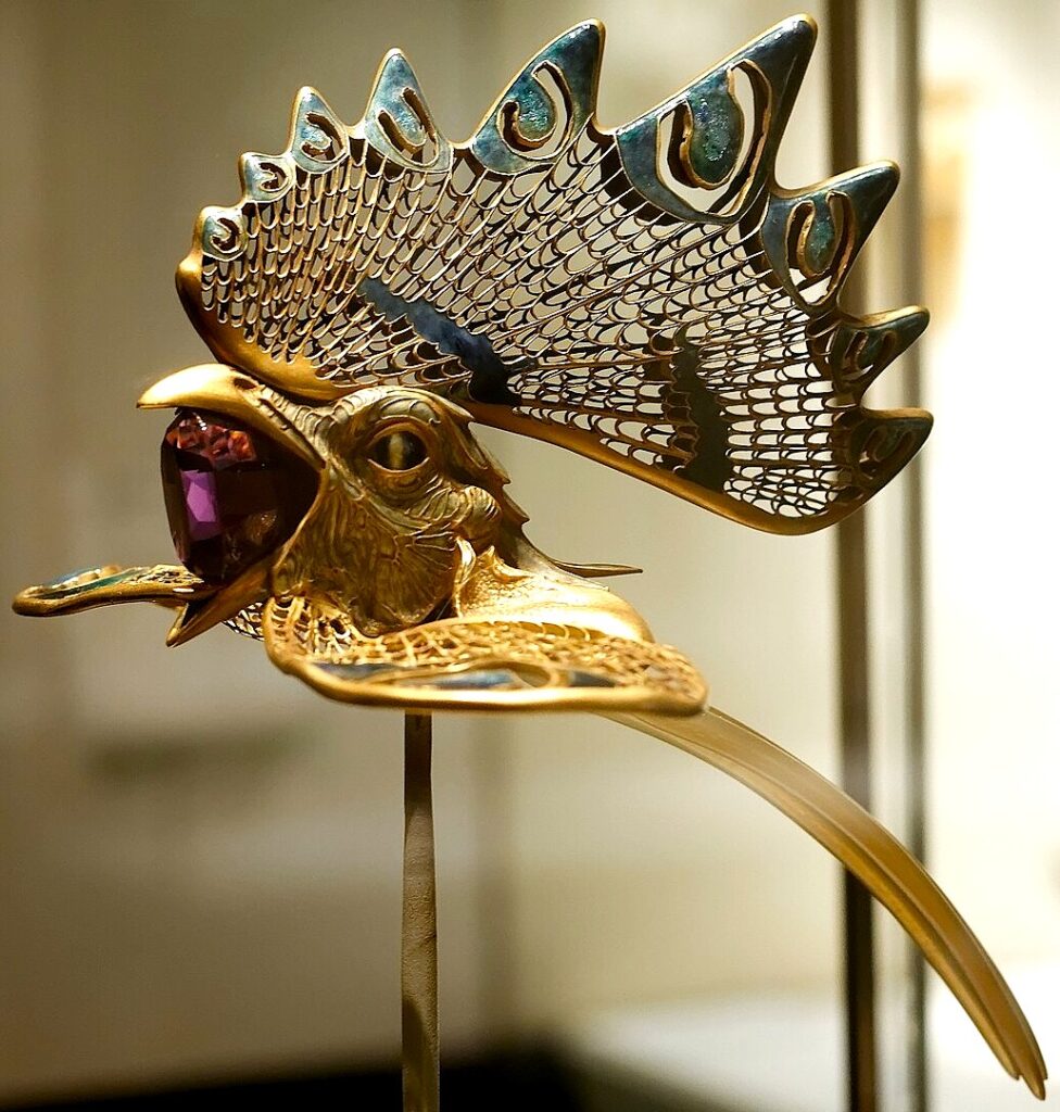 René Lalique (1860-1945): 1897-98, Cockerel, diadem, 9x15, CGM Lisbon (iR6;iR10;M103;R231-19) =EU-1900-cl95-112.